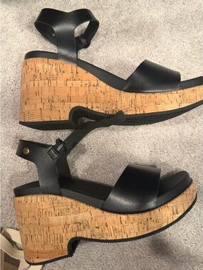 New 7.5 reef Black Cork Wedge Sandals for Women - Stylish Ankle Strap